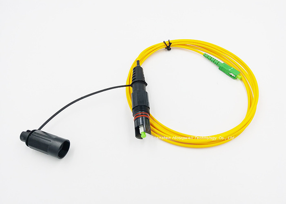 ちり止めの屋外の繊維光学パッチは小型SCのコネクター/アダプターIP67をケーブルで通信します